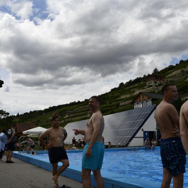 Der Schwimmwettkampf Im Schonen Freyburger Freibad 08 