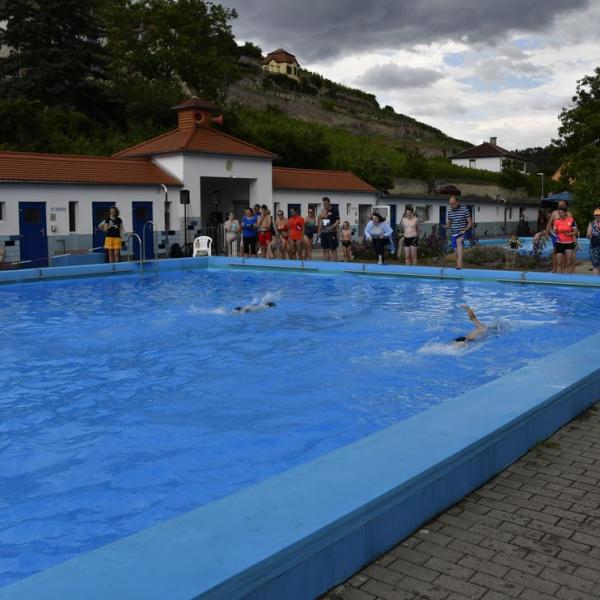 Der Schwimmwettkampf Im Schonen Freyburger Freibad 14 