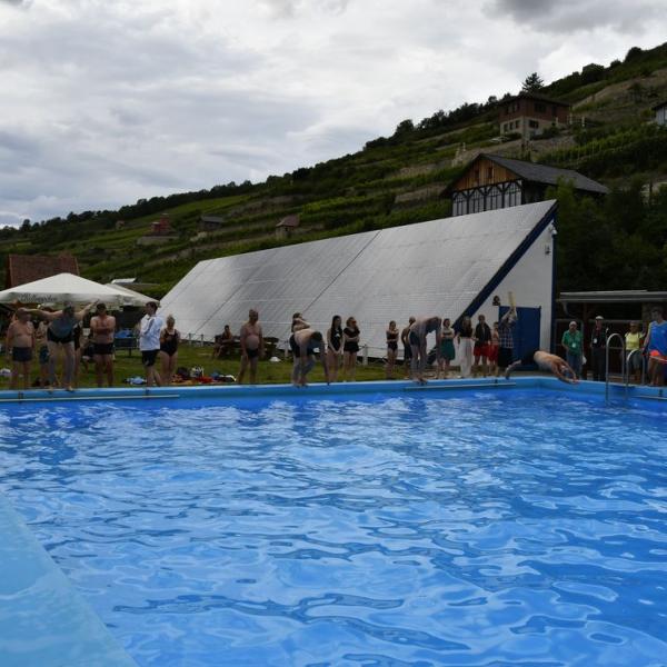 Der Schwimmwettkampf Im Schonen Freyburger Freibad 25 