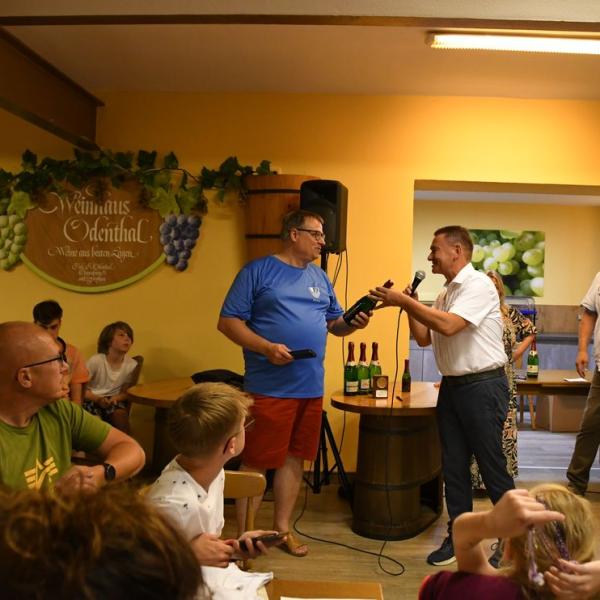 Siegerehrung Durch Den Freyburger Burgermeister Udo Manicke Und Die Freyburger Weinprinzessin Jennifer Jager 41 